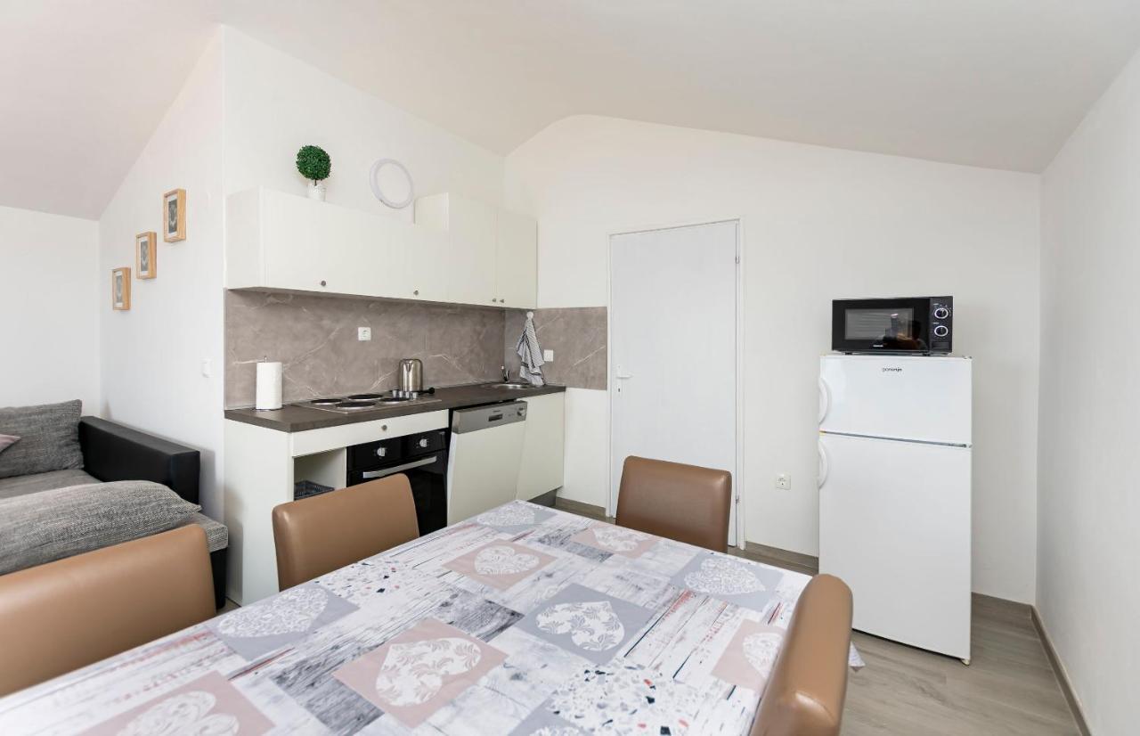Apartments Stipe 로크바 로고즈니차 외부 사진